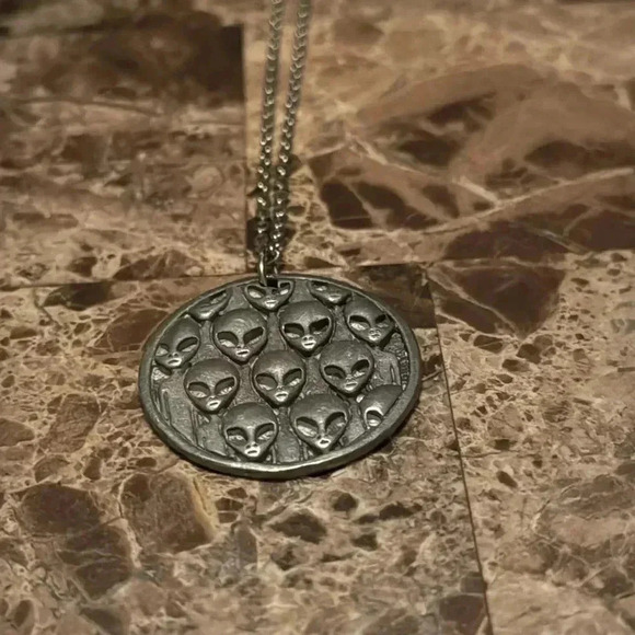 Look At Me Silver Alien Necklace - Picture 11 of 11